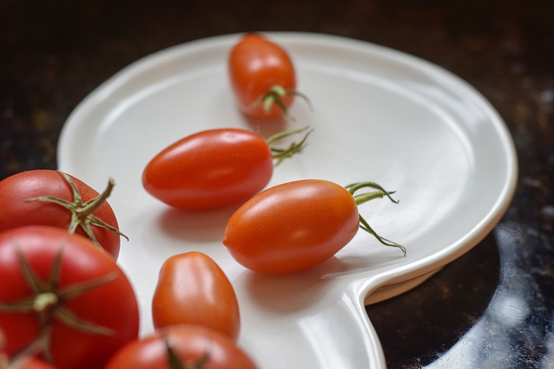 Tips To Increase Self-Control Small Plate of Roma Tomatoes
