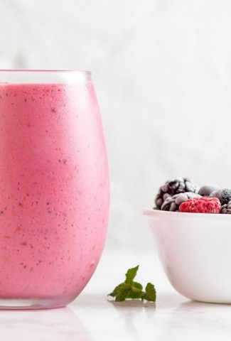Use the best smoothie ingredients to make many different types of smoothies all of which taste great and keep you healthy.